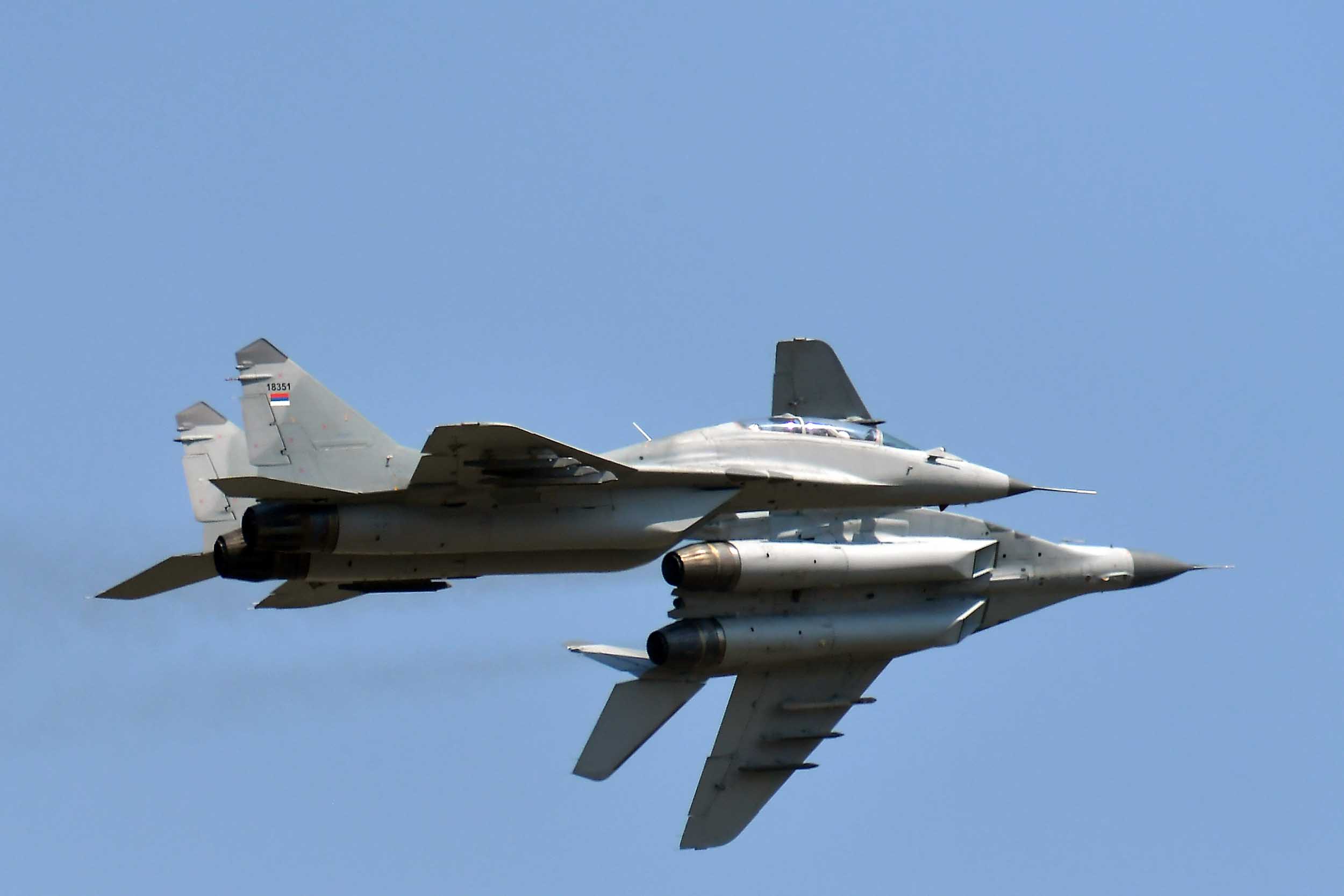 包含捷克队狭胜对手，步步紧逼决赛席位的词条