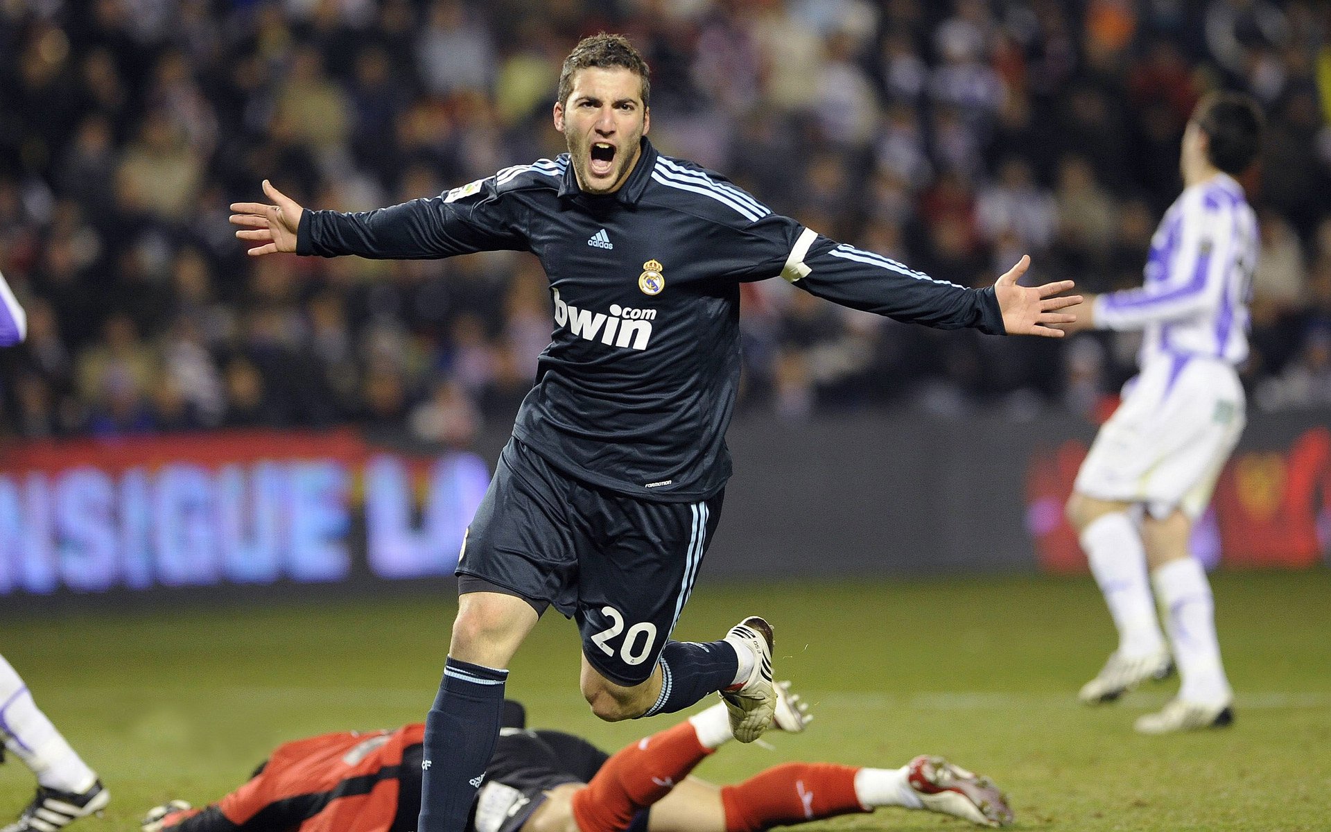 DB电竞平台登录-罗德里戈抢七封神!巴拉圭关键战突围雷恩,书写季后赛传奇