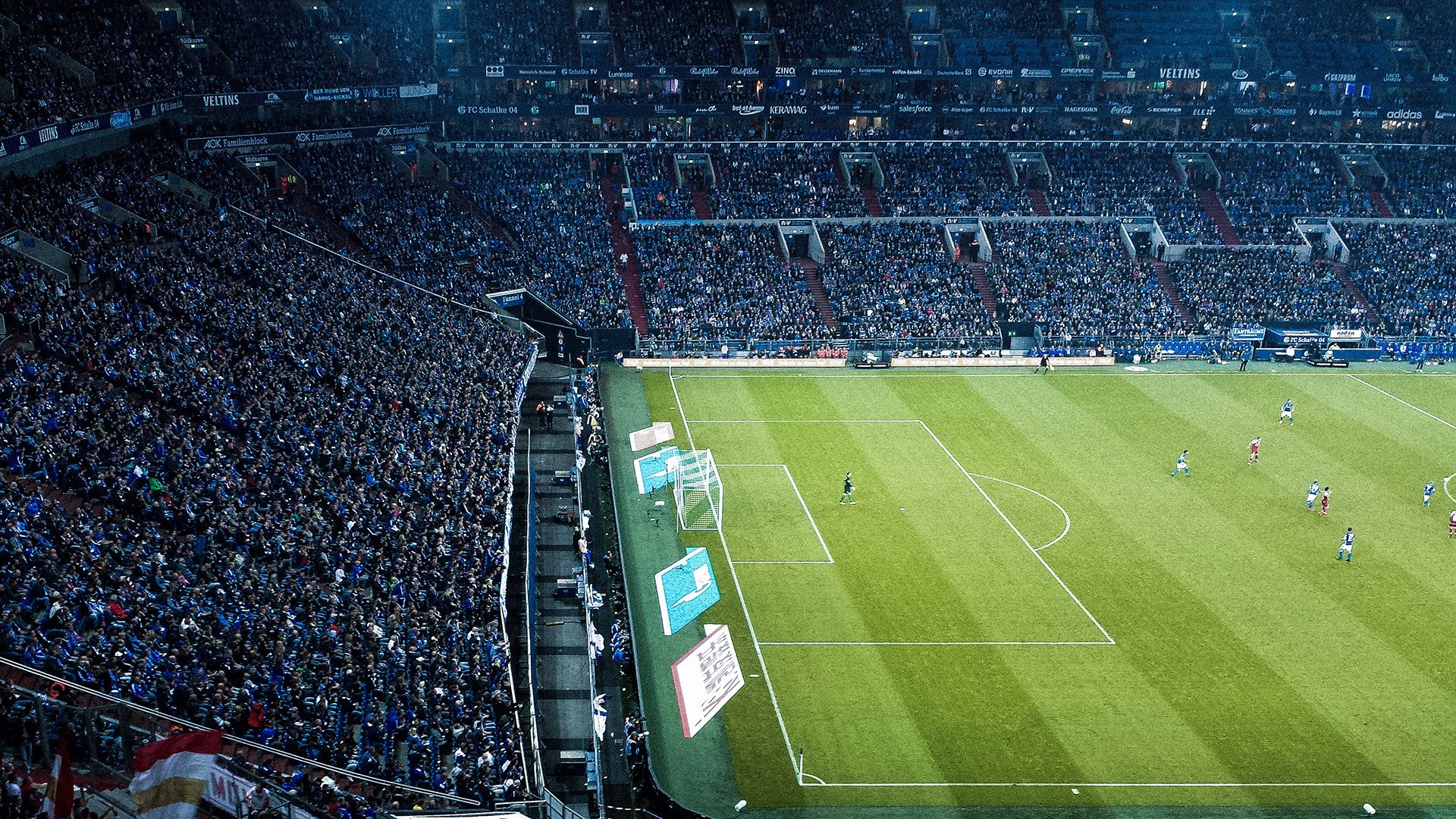 从辽宁制霸深圳到浓眉接管季后赛，统治力如何在篮球世界两极绽放